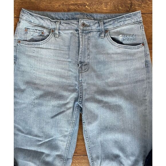 Wild Fable Women's Size 10 High Rise Mom Jeans Distressed Casual Stretch - Picture 2 of 7